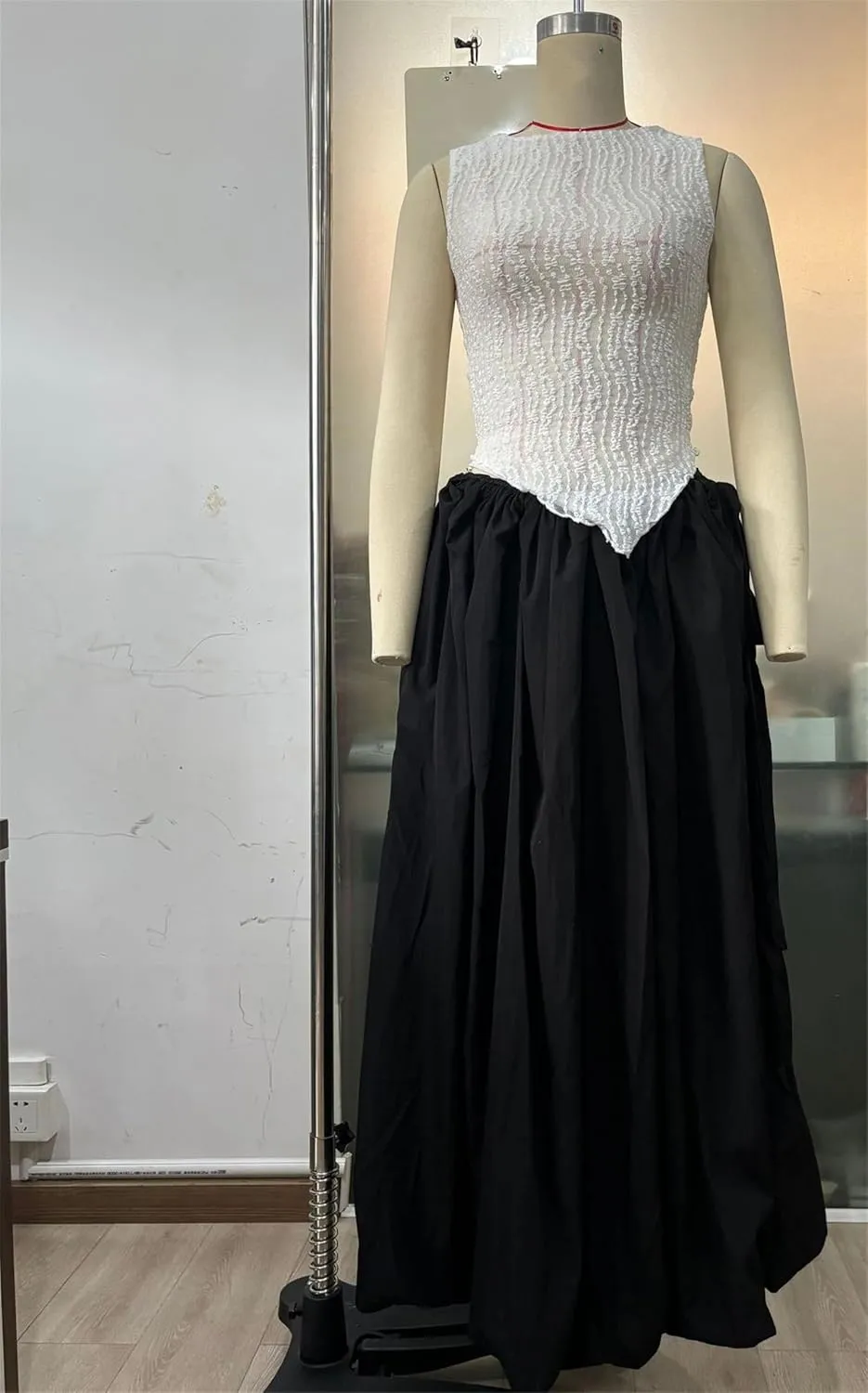 Women Bubble Maxi Skirt Casual Elastic Low Waist Flowy Summer Fashion A Line Long Skirt with Pocket