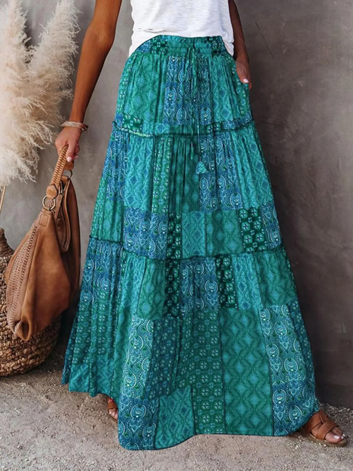 Womens Boho Print Tiered Long Skirts Vintage Elastic High Waist Pleated Ruffle Flowy Maxi Skirt with Pockets