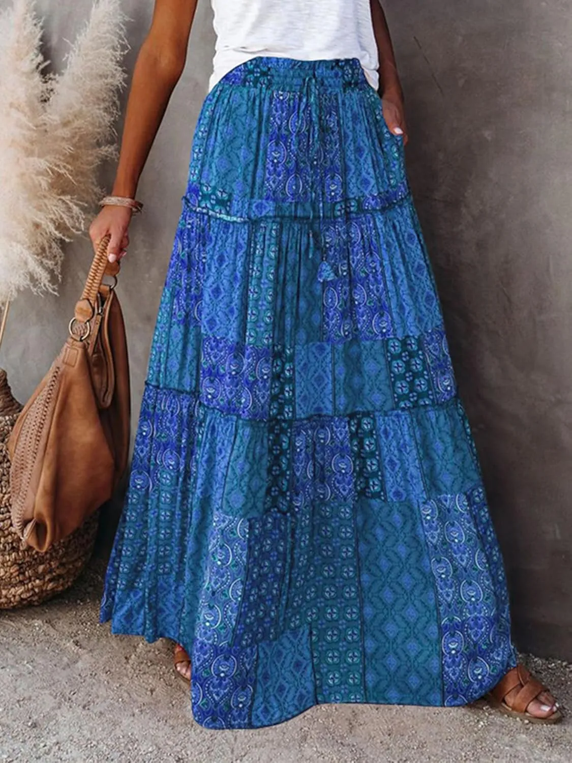 Womens Boho Print Tiered Long Skirts Vintage Elastic High Waist Pleated Ruffle Flowy Maxi Skirt with Pockets